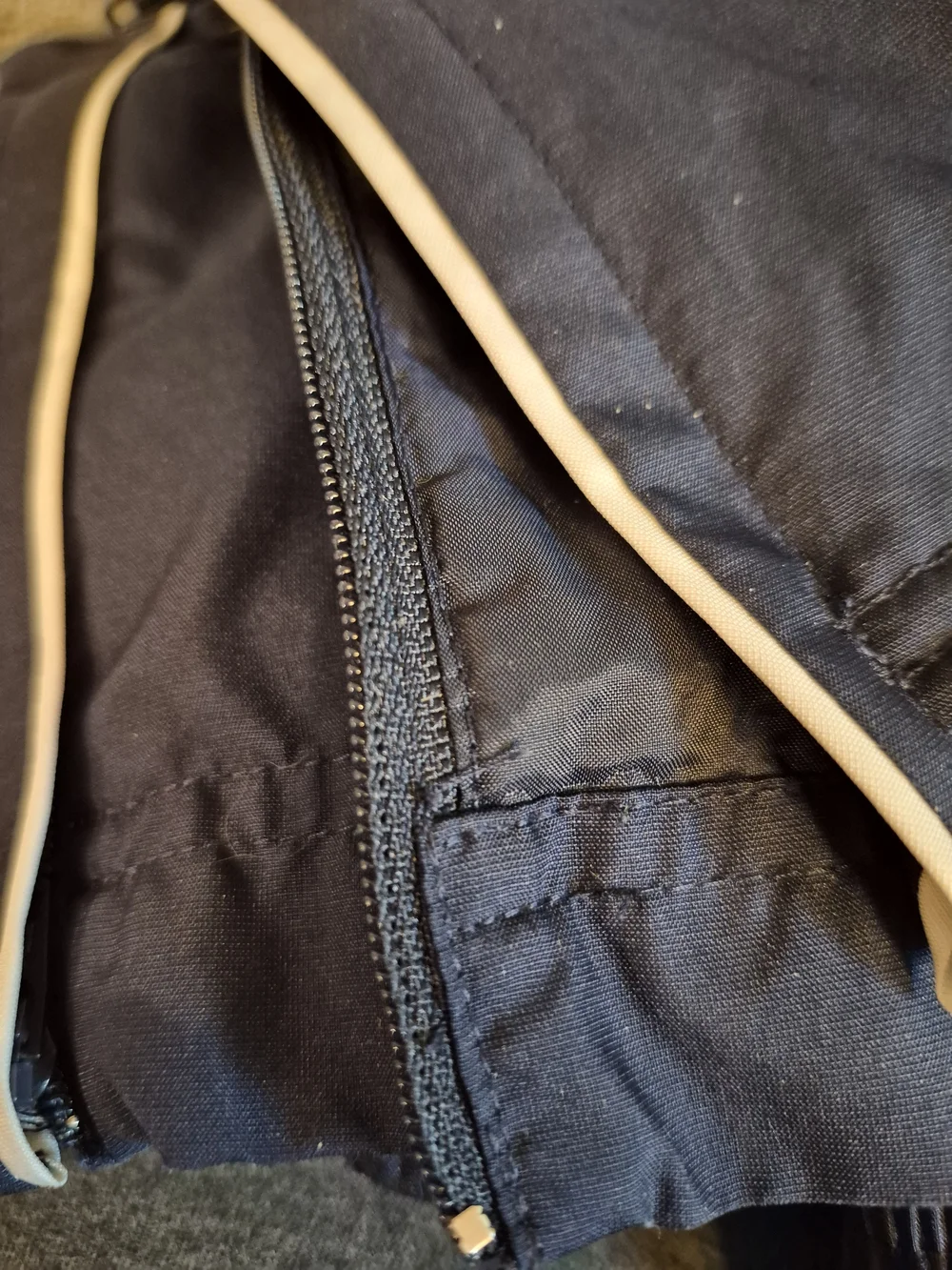 Nike Men's Large Navy Track Pants with White Piping